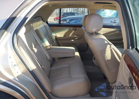 2006 Cadillac Dts Standard z USA, uszkodzony, nr VIN 1G6KD57Y76U209942